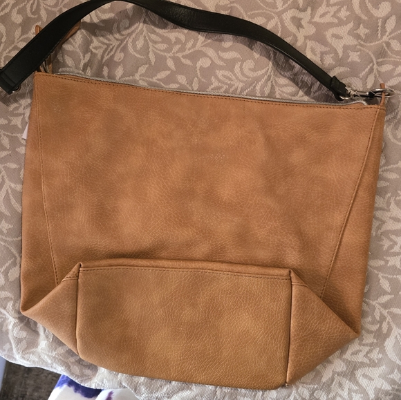Kenneth Cole Reaction purse - Picture 3 of 5
